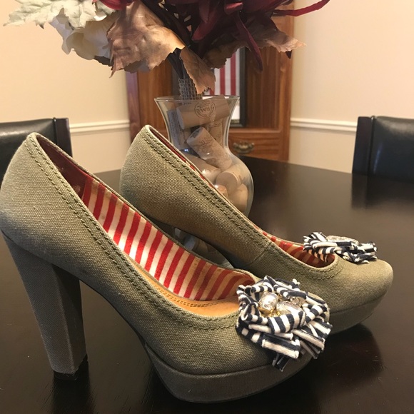 Gianni Bini Heels - Picture 2 of 5